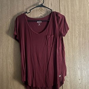 maroon red plain hollister tshirt, size small